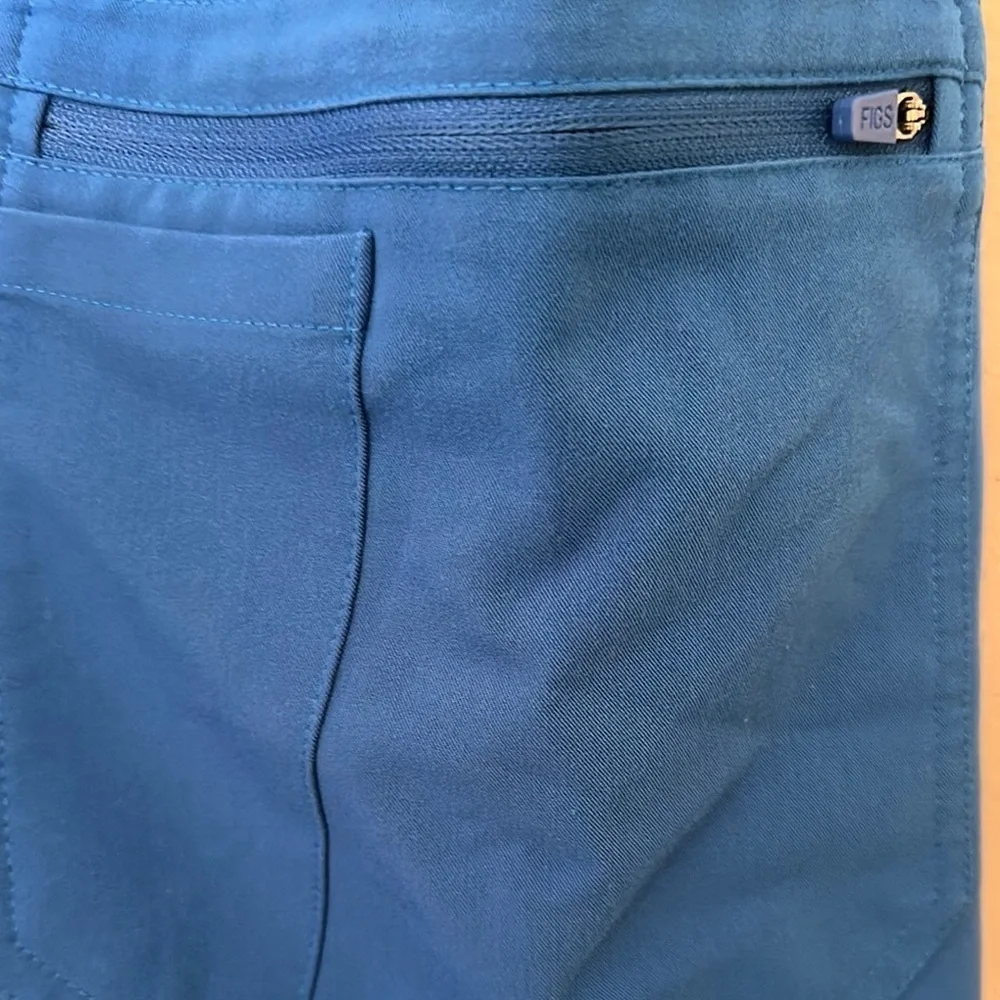 Figs Blue Joggers with Elastic Waistband and Relaxed Fit